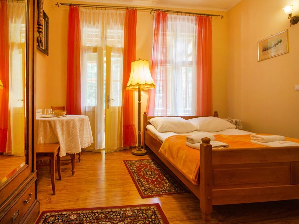 Willa Jagniatkow Bed & Breakfast Exterior foto