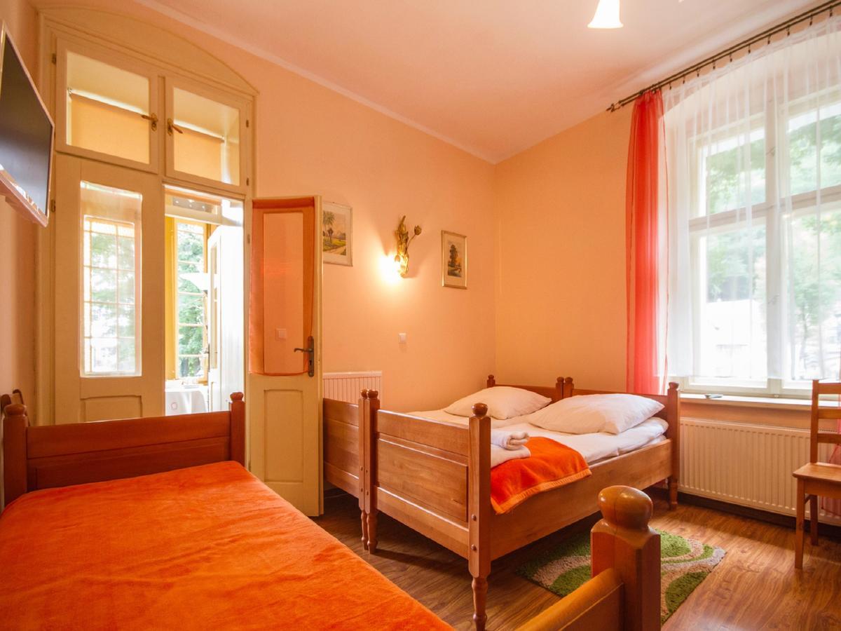 Willa Jagniatkow Bed & Breakfast Exterior foto